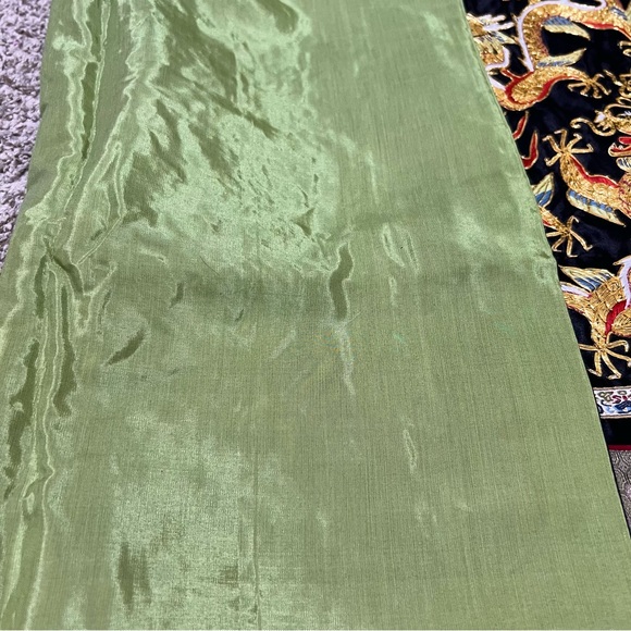 Dun Huang Chinese Satin Embroidered Piece Dragon Gold Red 30" x 24" NWT - Picture 6 of 8